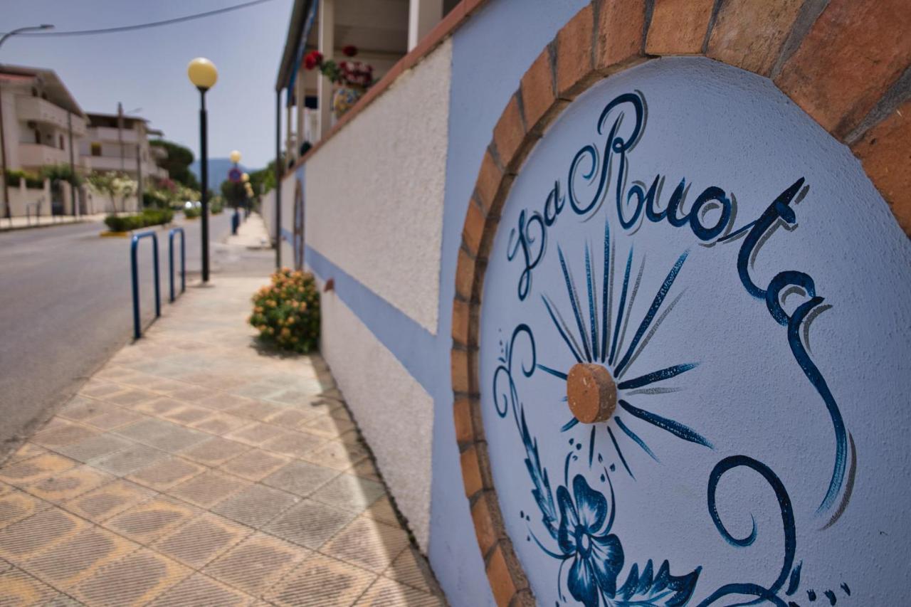 La Ruota Hotel Oliveri Exterior foto